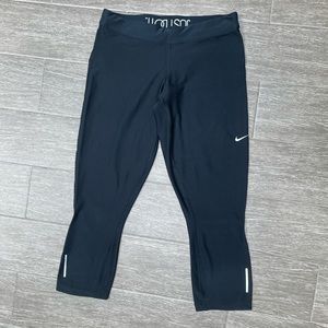 Nike Dri-Fit Crop Tights (Size L)